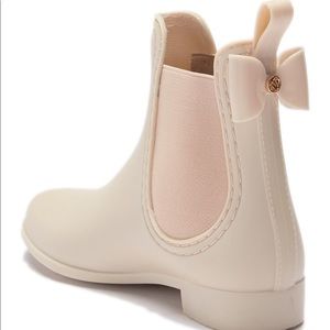 Catherine Malandrino Cream Rain Boots with bows!